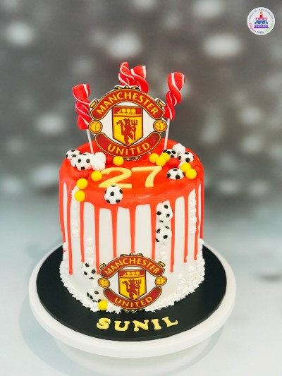 Manchester United Drip Cake.jpg